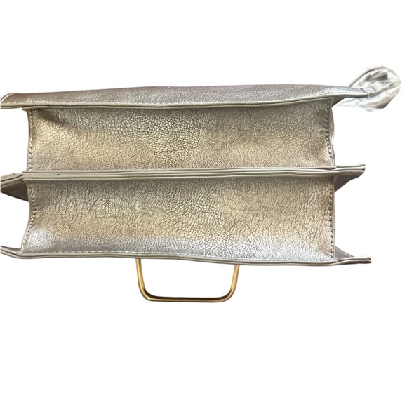 π₯³π Host pickππ IMO Imoshions NWT Pewter Purse with Shoulder Strap - Picture 6 of 6